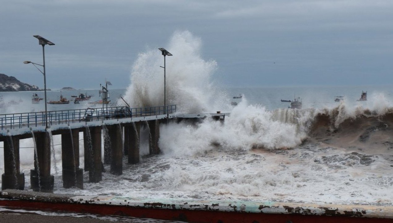 /local/olas-de-hasta-5-metros-afectaran-taltal-y-antofagasta-este-fin-de-semana