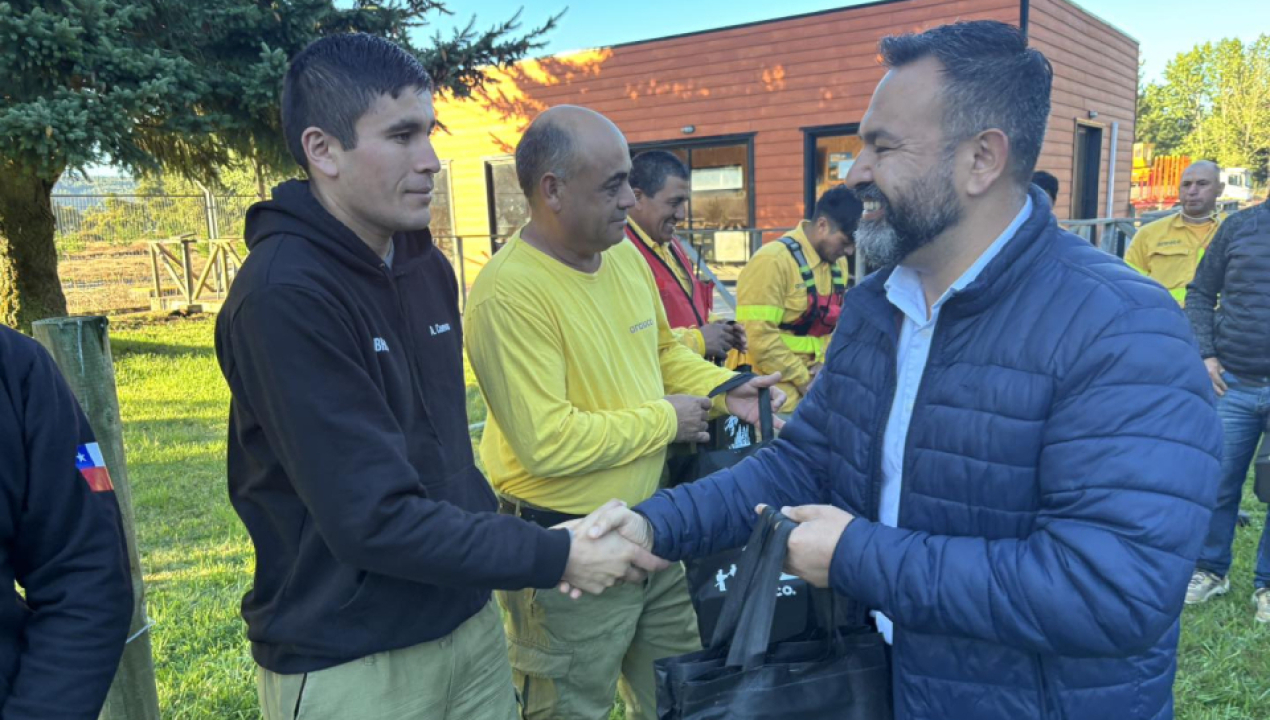 /con-emotiva-ceremonia-se-conmemoro-el-dia-del-brigadista-forestal