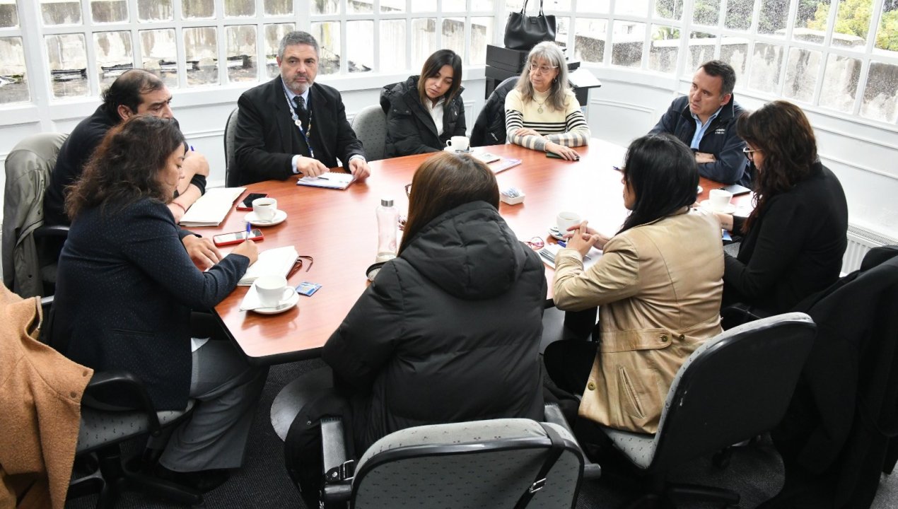 /municipio-se-reune-con-instituciones-publicas-para-agilizar-apertura-de