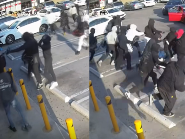 Al menos 15 encapuchados intentaron asaltar una joyería y el dueño los recibió a tiros